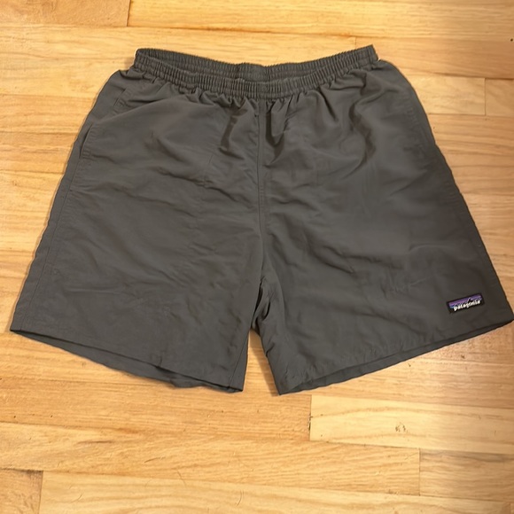 Patagonia men’s dark gray swim trunks size medium - Picture 1 of 7